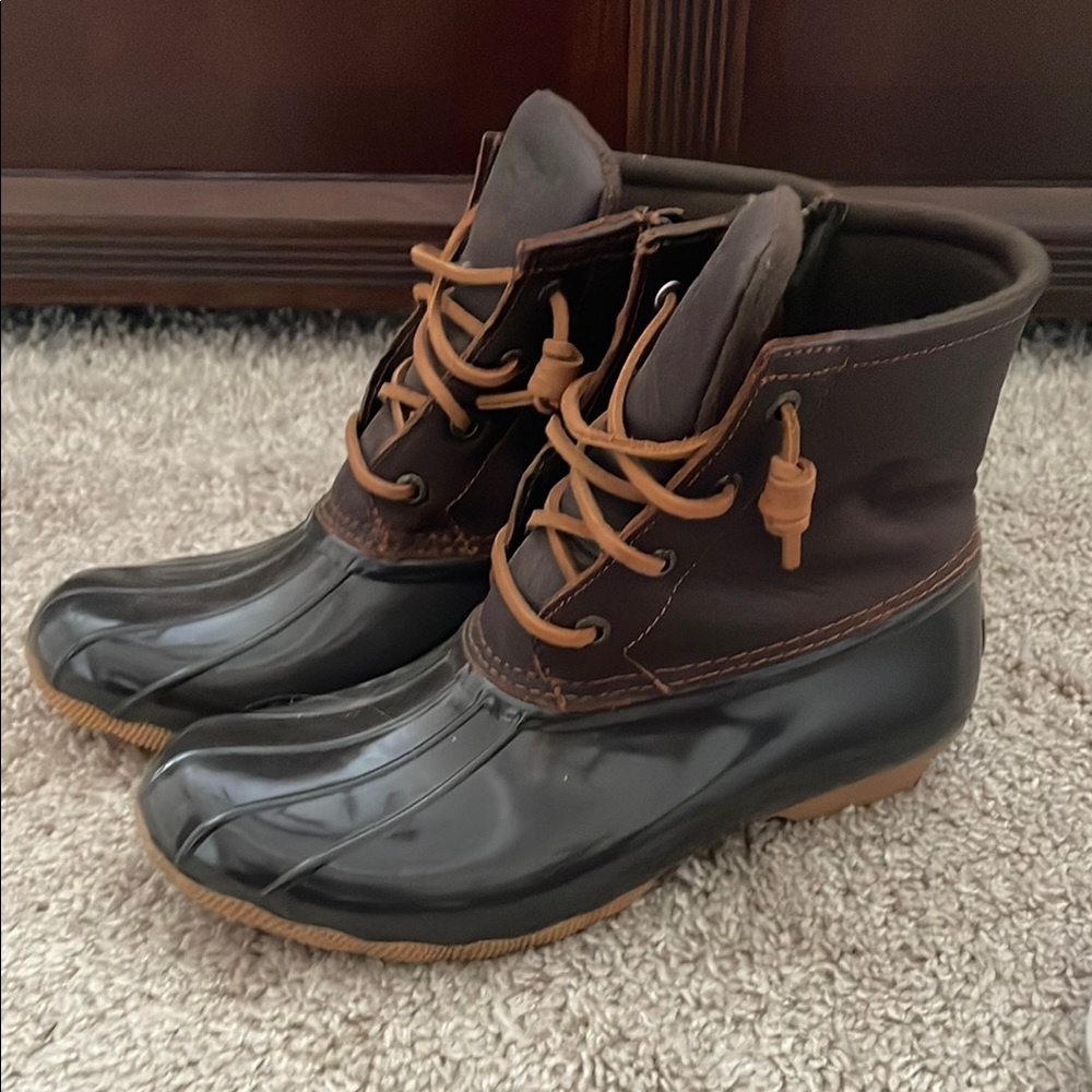 Stylish Women's Lace-Up Boots - Brown and Black